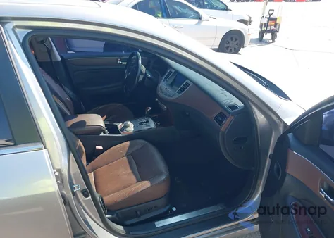 2009 Hyundai Genesis 3.8 z USA, uszkodzony, nr VIN KMHGC46E09U042847